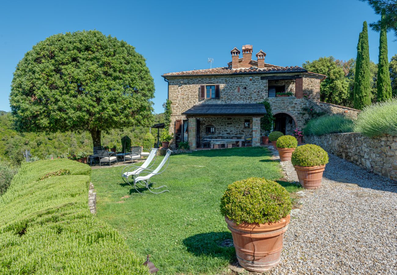 Villa in Civitella in Val di Chiana - Tuscany Villa with Breathtaking View at Dotholiday