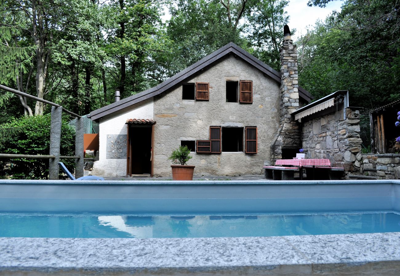 Landhaus in Lelgio - Typical, Romantic Tessiner Cottage