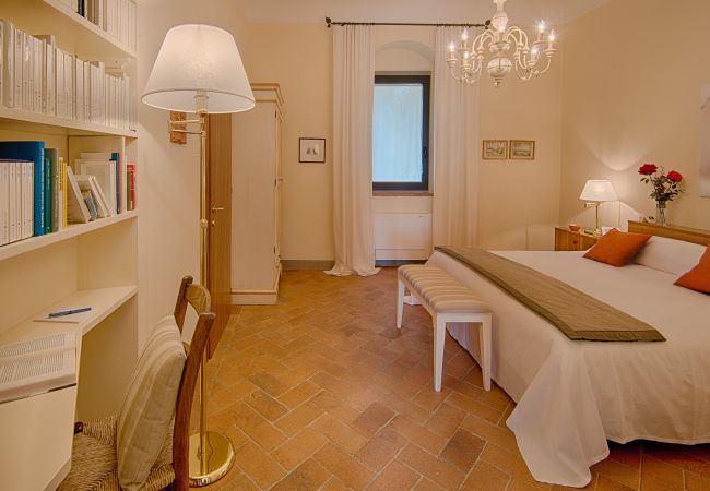 Ferienwohnung in Panzano - Luxury Chianti with 2 Bedrooms in Panzano Chianti
