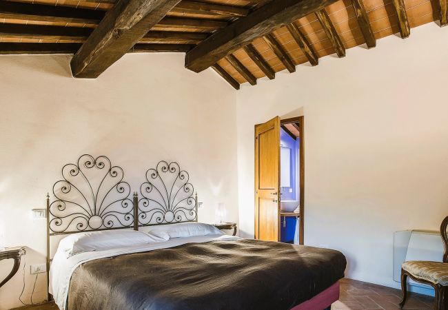 Ferienwohnung in Certaldo - Luxury, Sustainability and Eco Pool in Tower Apt. Ferienwohnung in Certaldo - Luxury, Sustainability and Eco Pool in Tower Apt.