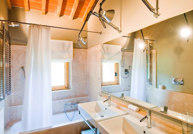 Villa in Pian di Sco - Villa Leccino in most Exclusive Borgo in Tuscany Villa in Pian di Sco - Villa Leccino in most Exclusive Borgo in Tuscany