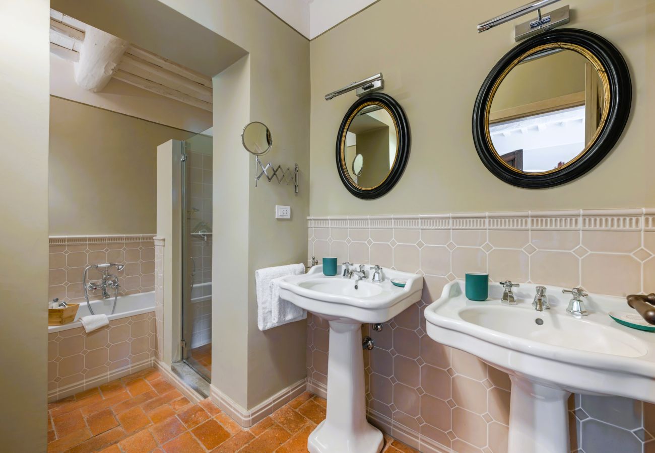 Villa in Larciano - Villa del Borgo, Exclusive Pool & View