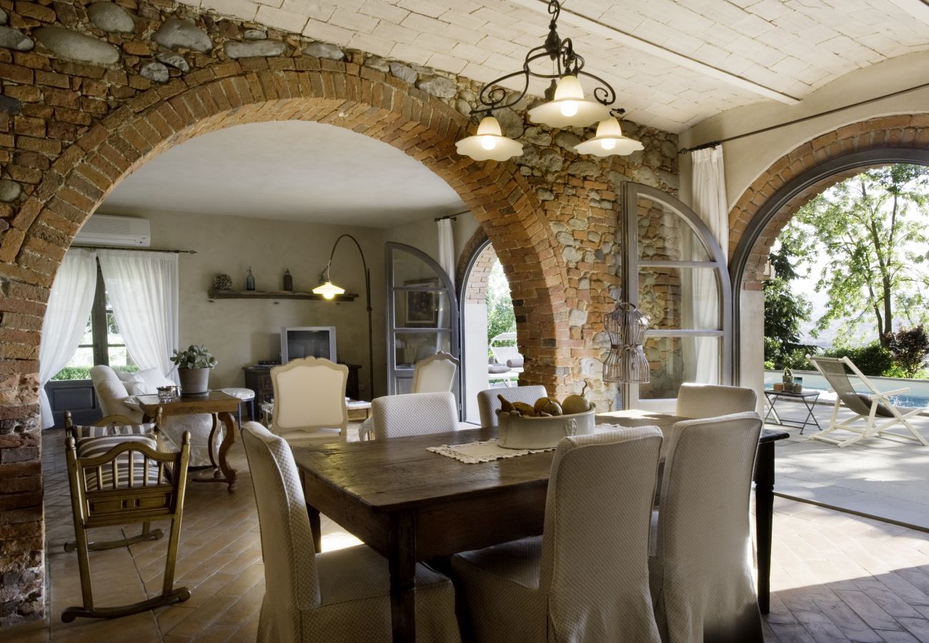 Villa in Terranuova Bracciolini - Villa Valdarno up to 12 Guests