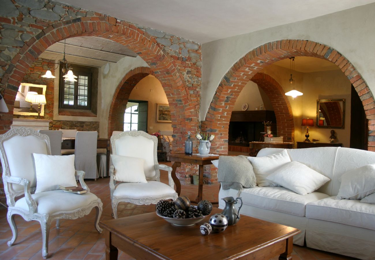 Villa in Terranuova Bracciolini - Villa Valdarno up to 12 Guests