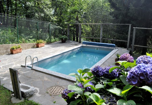 Gîte Rural à Lelgio - Typical, Romantic Tessiner Cottage Gîte Rural à Lelgio - Typical, Romantic Tessiner Cottage