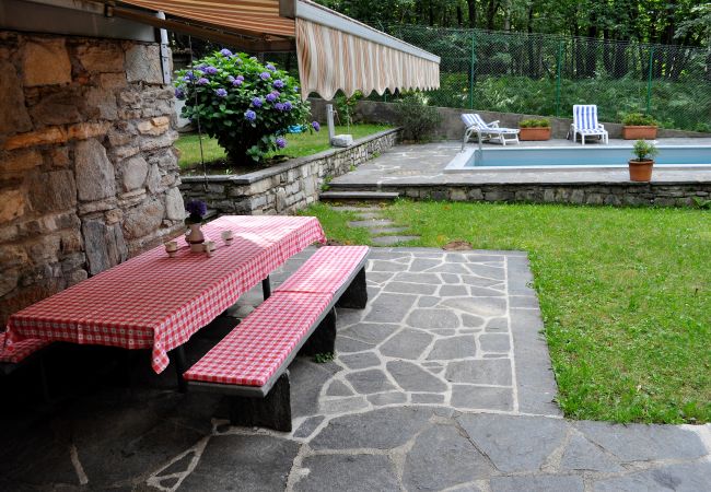Gîte Rural à Lelgio - Typical, Romantic Tessiner Cottage Gîte Rural à Lelgio - Typical, Romantic Tessiner Cottage