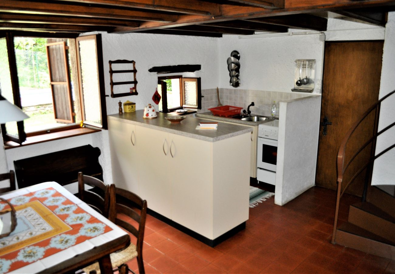 Casa rurale a Lelgio - Typical, Romantic Tessiner Cottage