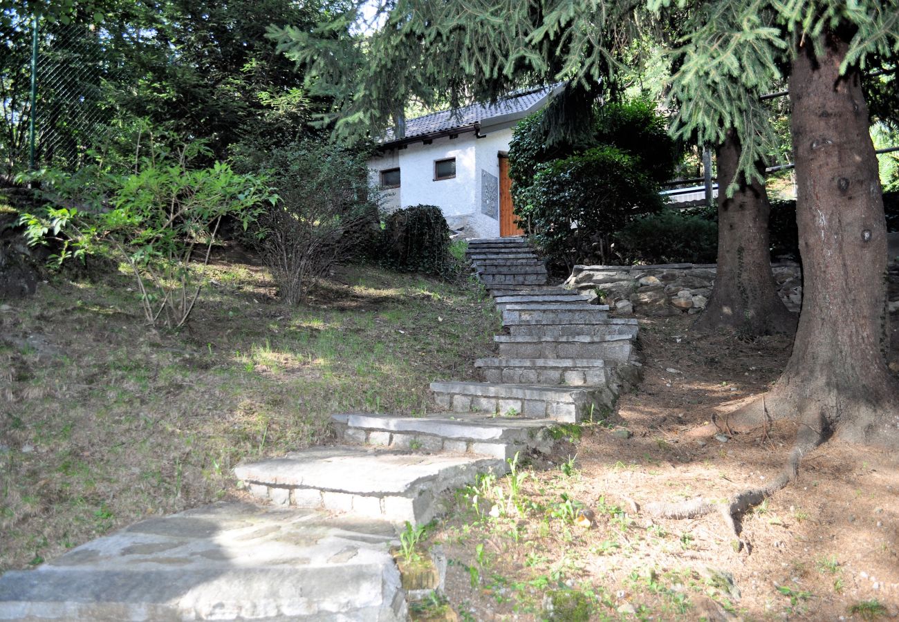 Casa rurale a Lelgio - Typical, Romantic Tessiner Cottage