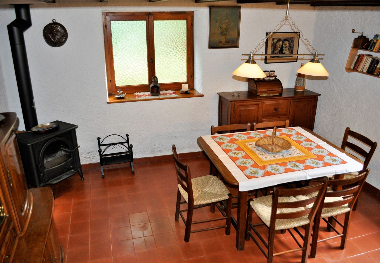 Casa rurale a Lelgio - Typical, Romantic Tessiner Cottage