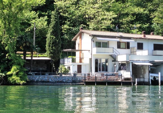 Villetta a Riva San Vitale - Direct on Lugano Lake: Take a Swim from your Villa Villetta a Riva San Vitale - Direct on Lugano Lake: Take a Swim from your Villa