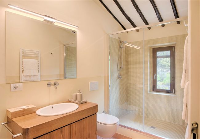 Villa a Castellina in Chianti - Villa in Castellina w. Pool, Garden & Winery Villa a Castellina in Chianti - Villa in Castellina w. Pool, Garden & Winery