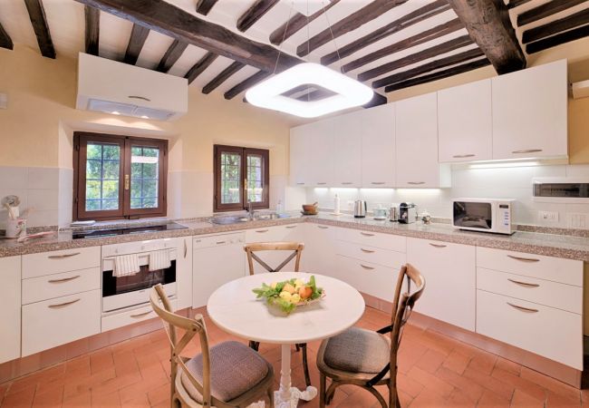 Villa a Castellina in Chianti - Villa in Castellina w. Pool, Garden & Winery Villa a Castellina in Chianti - Villa in Castellina w. Pool, Garden & Winery