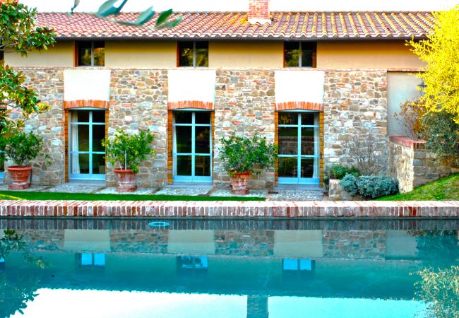 Villa a Pian di Sco - Villa Magnolia in most Exclusive Borgo in Tuscany