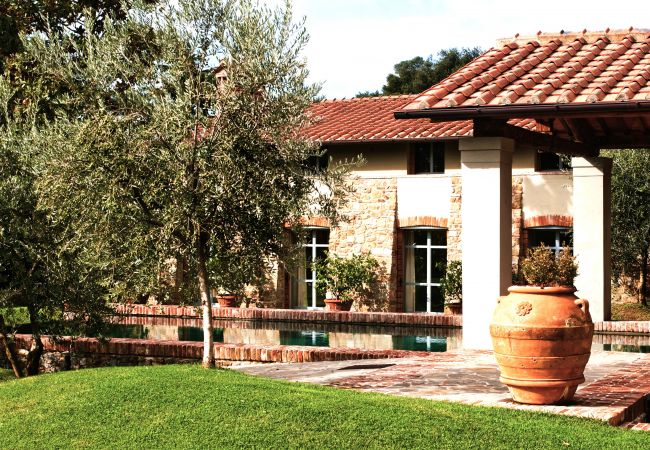 Villa a Pian di Sco - Villa Magnolia in most Exclusive Borgo in Tuscany