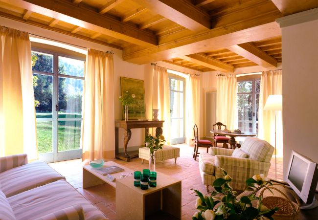 Villa a Pian di Sco - Villa Magnolia in most Exclusive Borgo in Tuscany