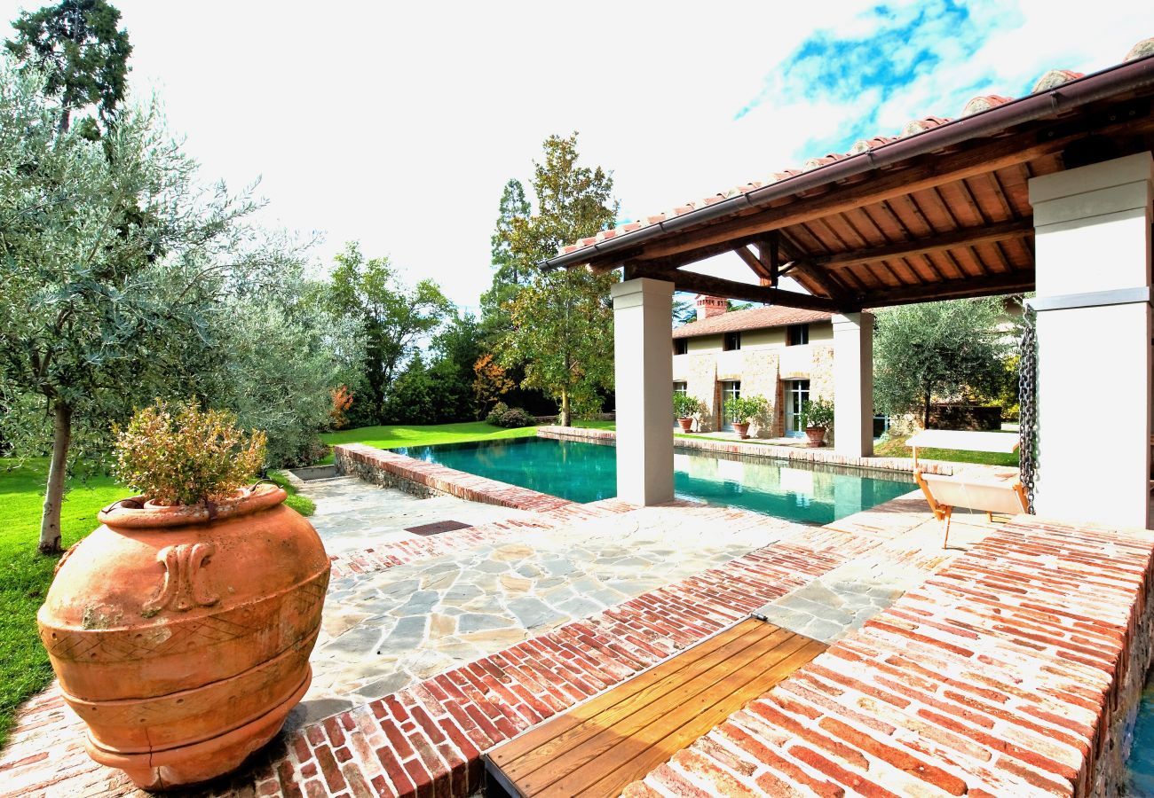 Villa a Pian di Sco - Villa Magnolia in most Exclusive Borgo in Tuscany