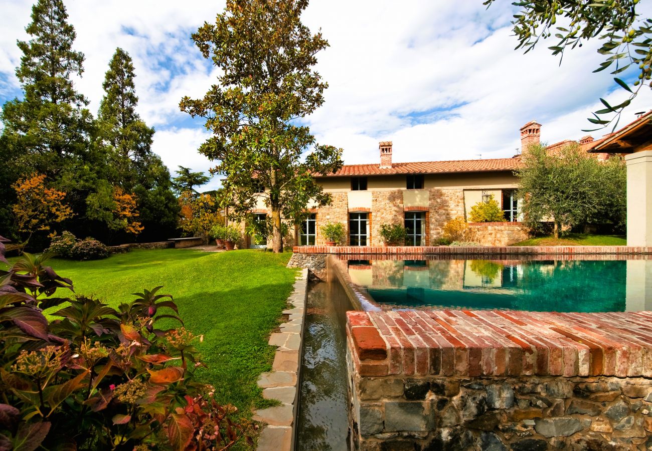 Villa a Pian di Sco - Villa Magnolia in most Exclusive Borgo in Tuscany