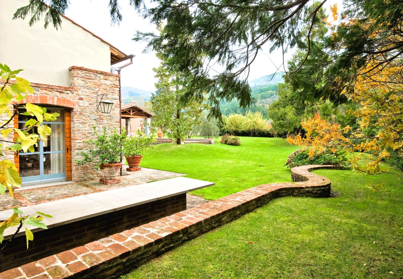 Villa a Pian di Sco - Villa Magnolia in most Exclusive Borgo in Tuscany