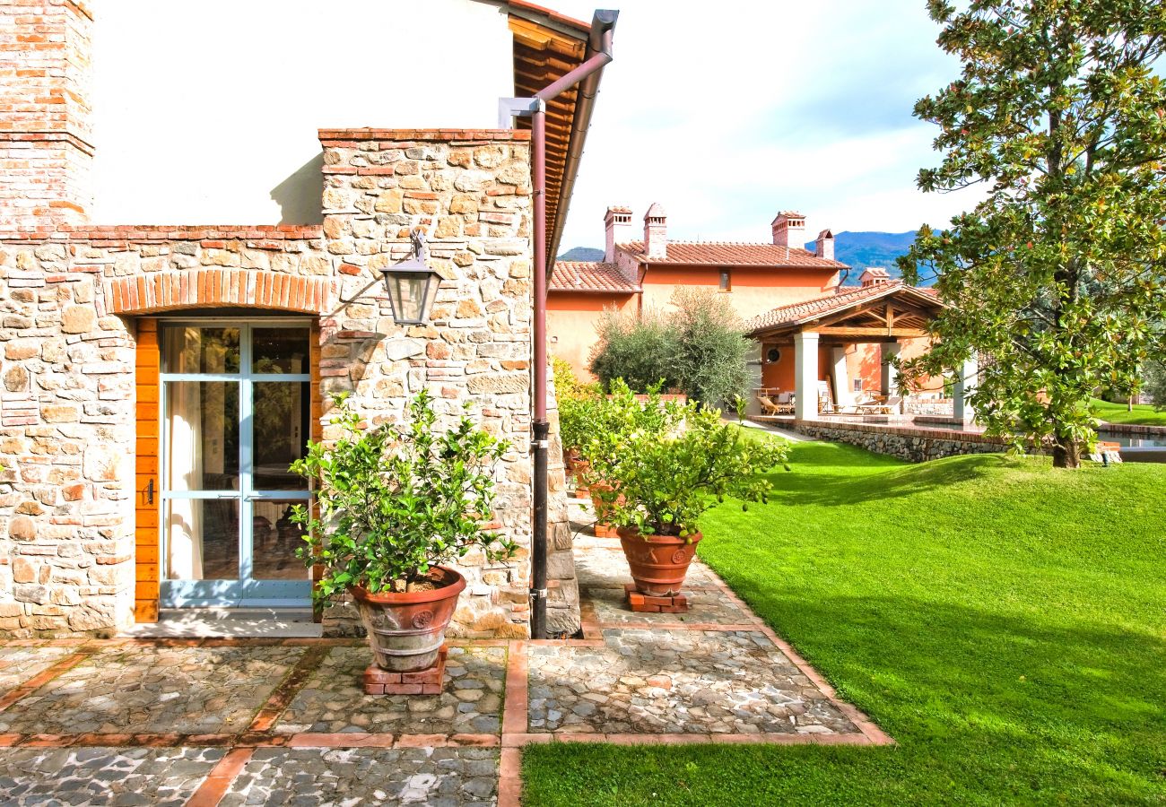 Villa a Pian di Sco - Villa Magnolia in most Exclusive Borgo in Tuscany