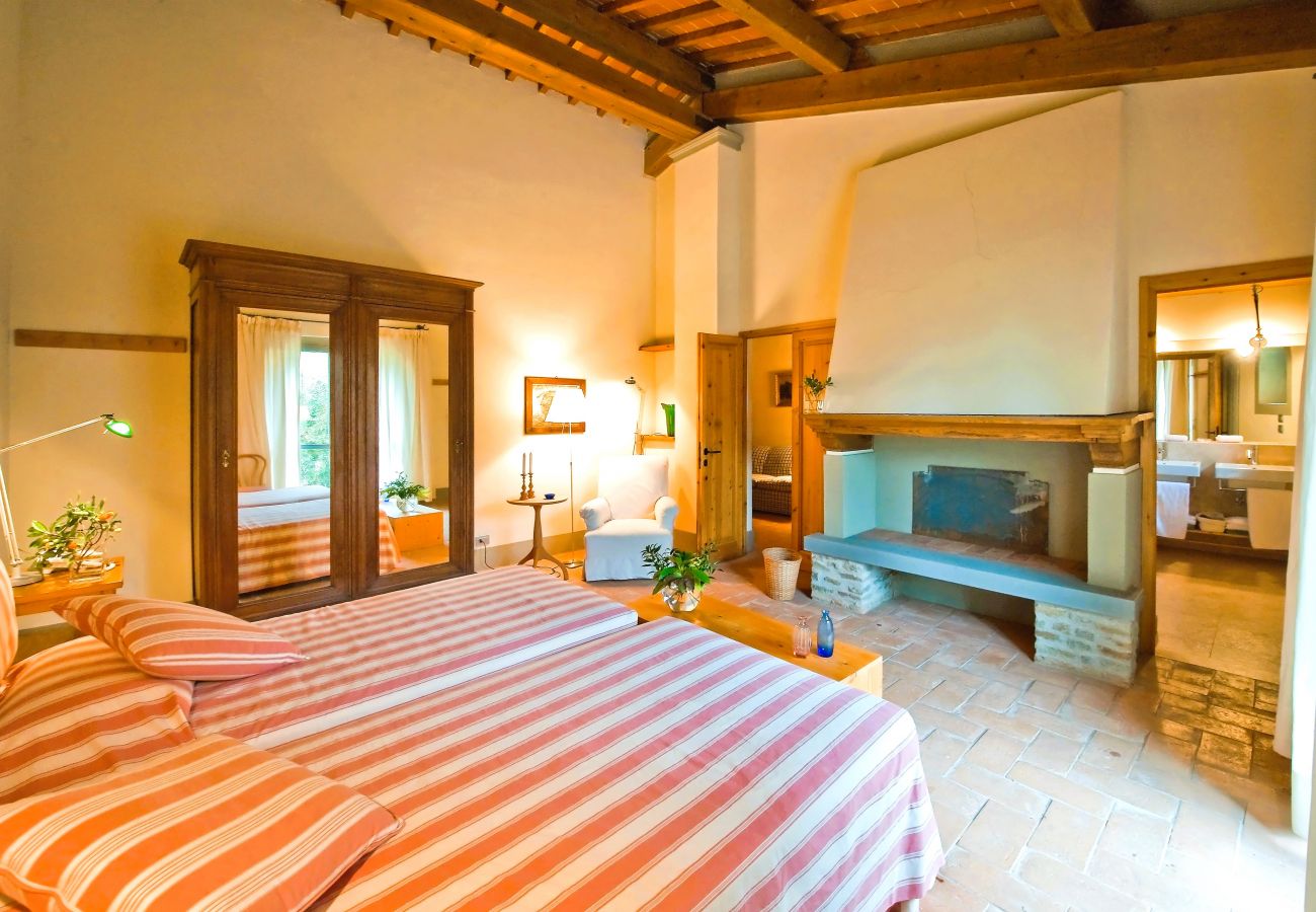 Villa a Pian di Sco - Villa Magnolia in most Exclusive Borgo in Tuscany