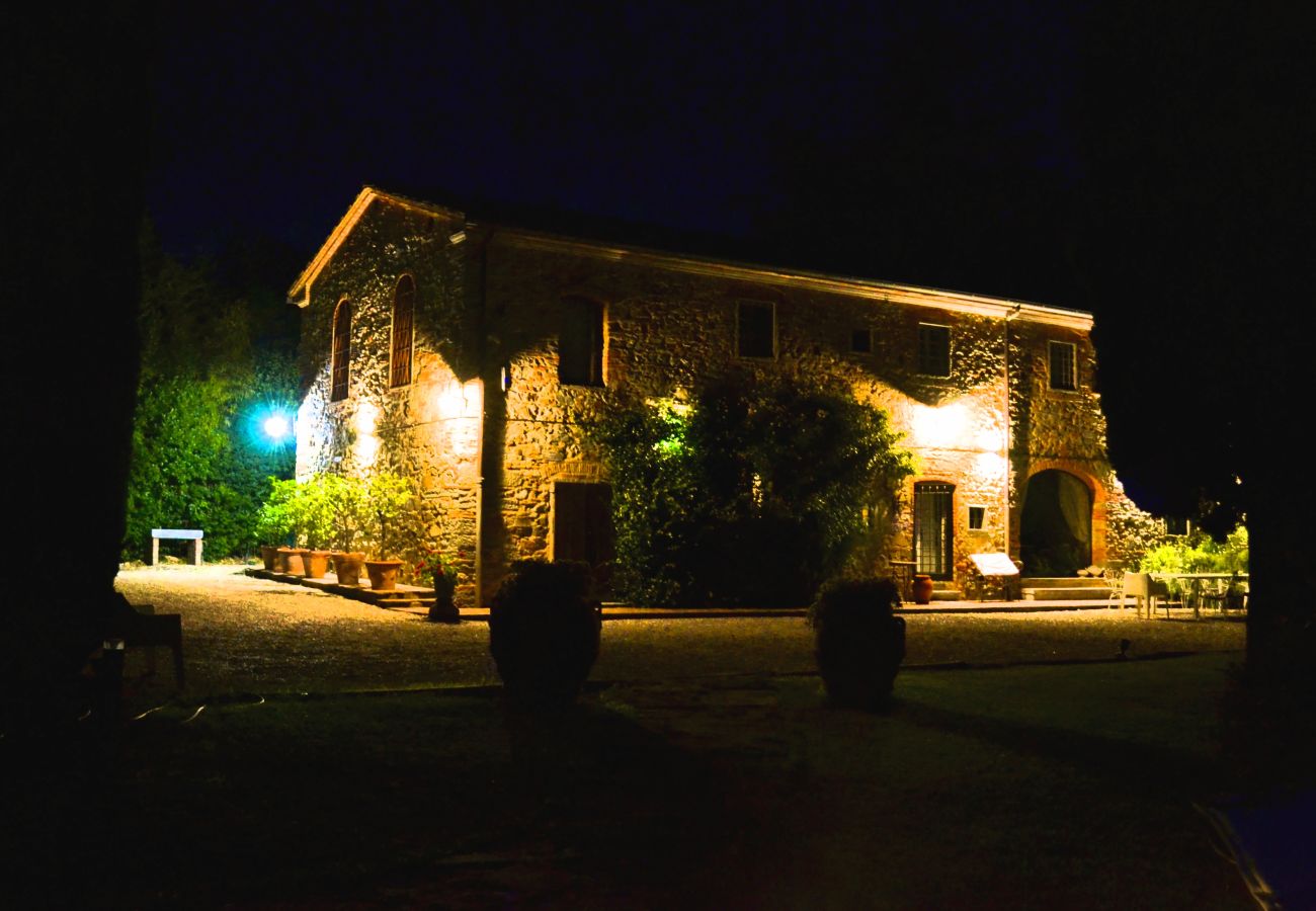 Villa a Carmignano - BestOfTuscany Historic Villa Fattoria La Serra