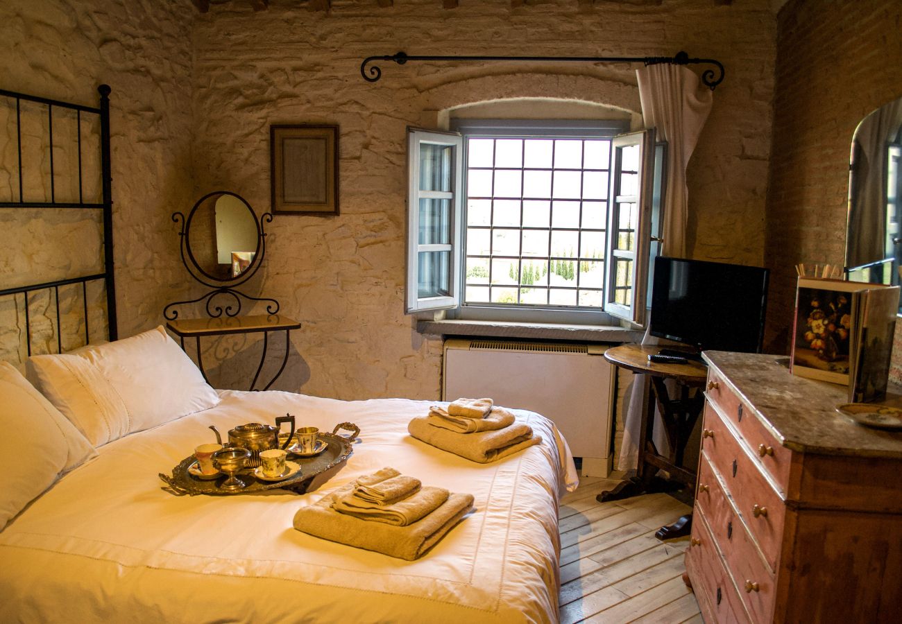 Villa a Carmignano - BestOfTuscany Historic Villa Fattoria La Serra