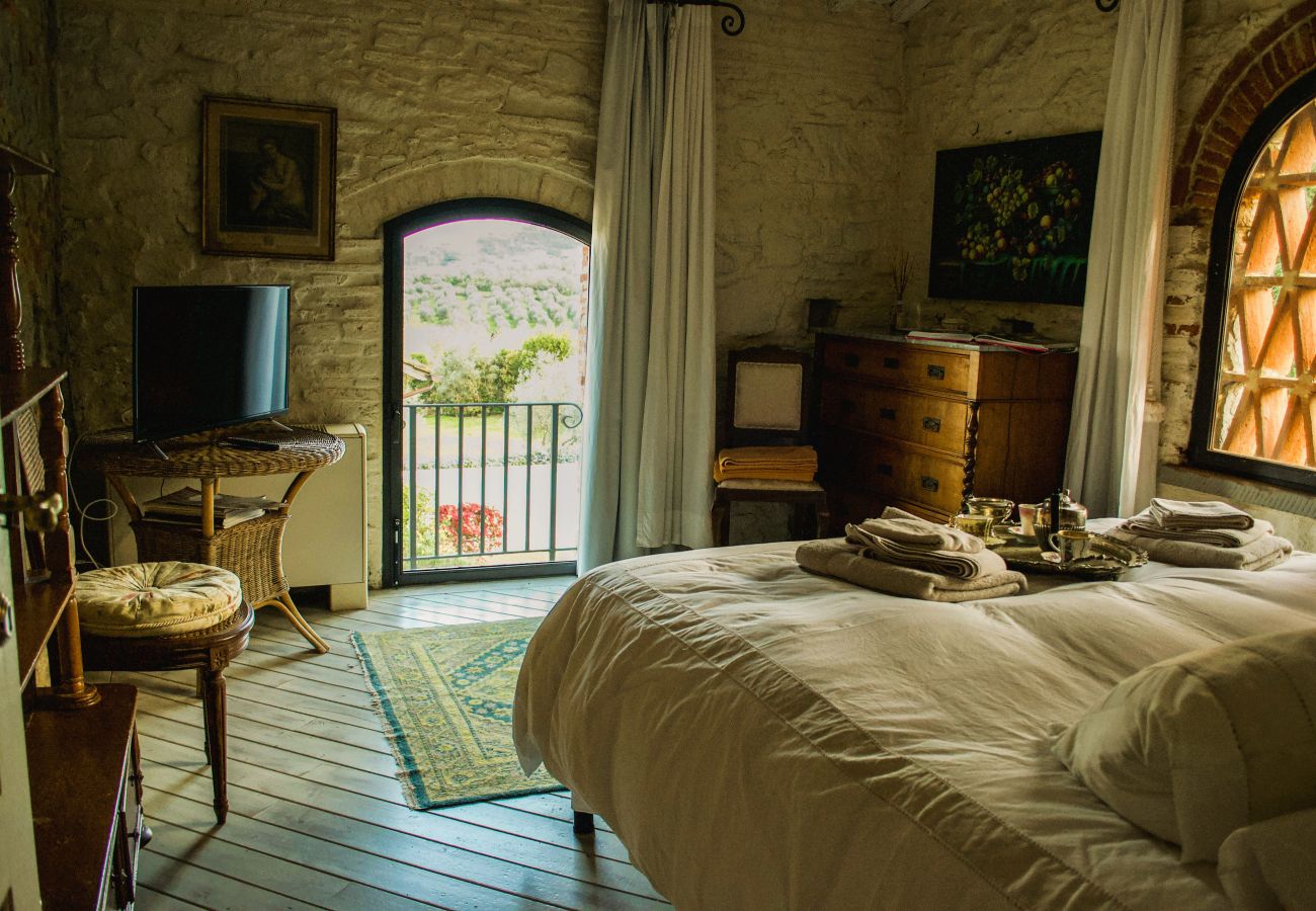 Villa a Carmignano - BestOfTuscany Historic Villa Fattoria La Serra