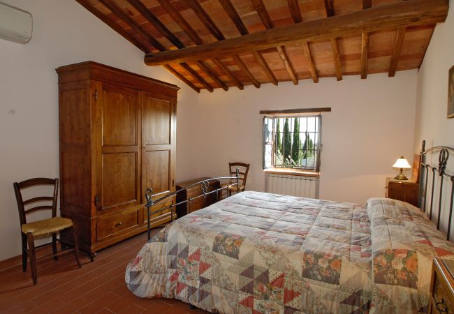 Appartement in Bucine - Romantic with Chianti Panorama at Marioli