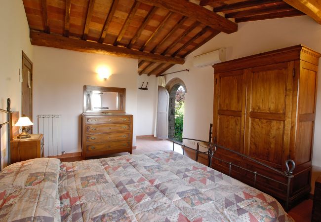 Appartement in Bucine - Romantic with Chianti Panorama at Marioli
