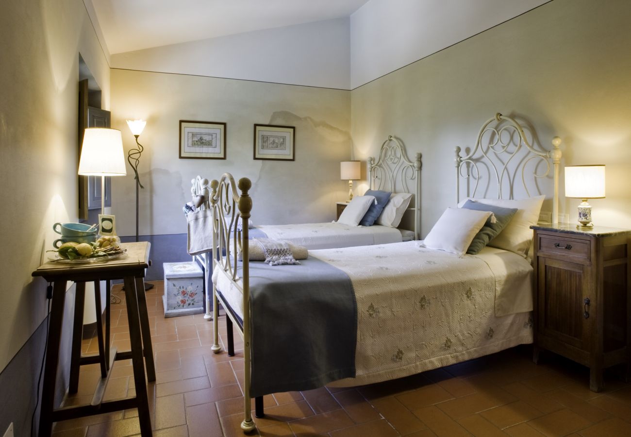 Villa in Terranuova Bracciolini - Villa Valdarno up to 12 Guests