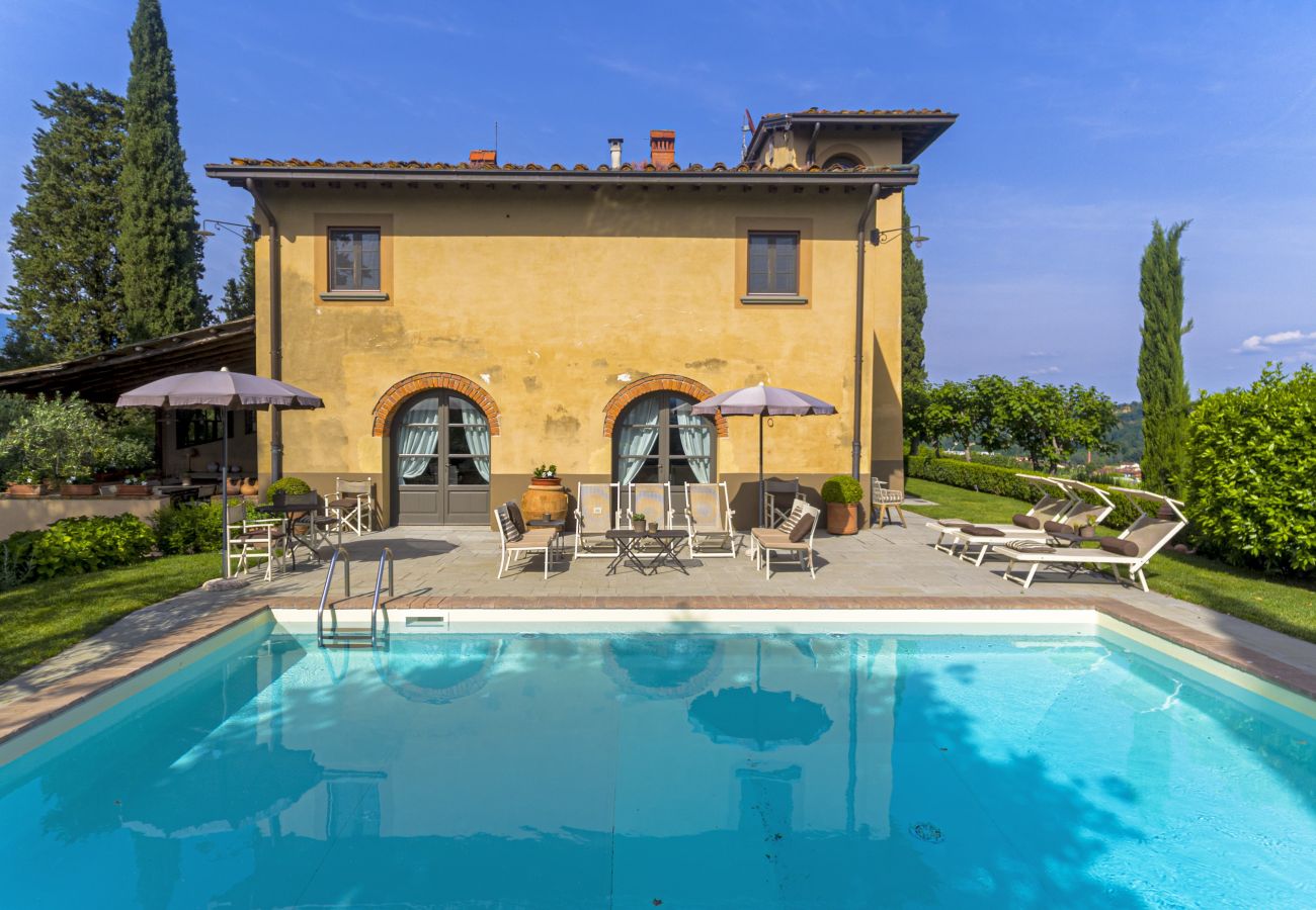 Villa in Terranuova Bracciolini - Villa Valdarno up to 12 Guests