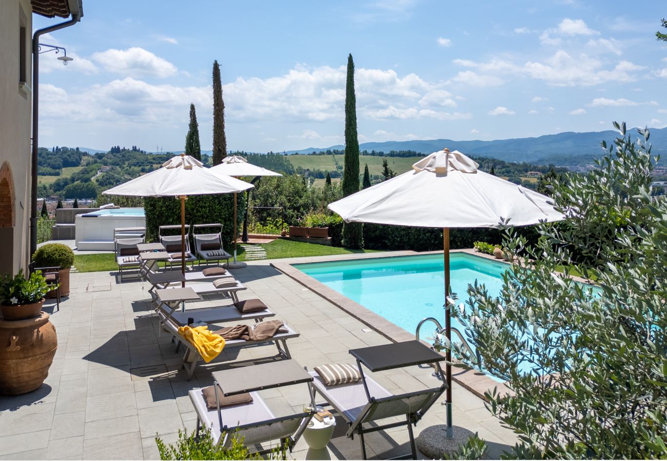 Villa in Terranuova Bracciolini - Villa Valdarno up to 12 Guests