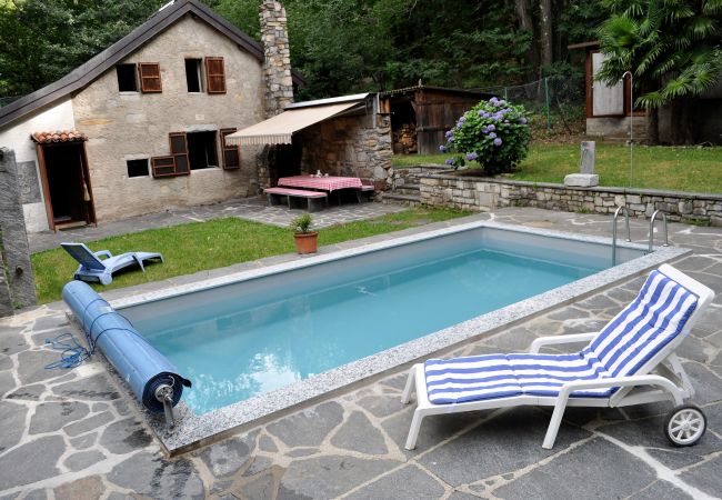 Cottage in Lelgio - Typical, Romantic Tessiner Cottage