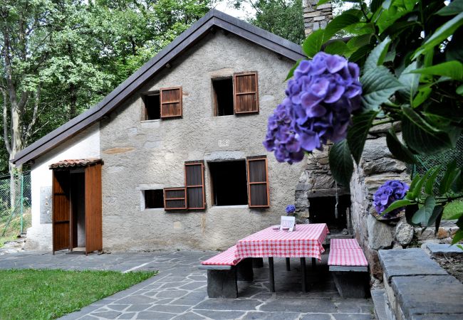 Cottage in Lelgio - Typical, Romantic Tessiner Cottage Cottage in Lelgio - Typical, Romantic Tessiner Cottage