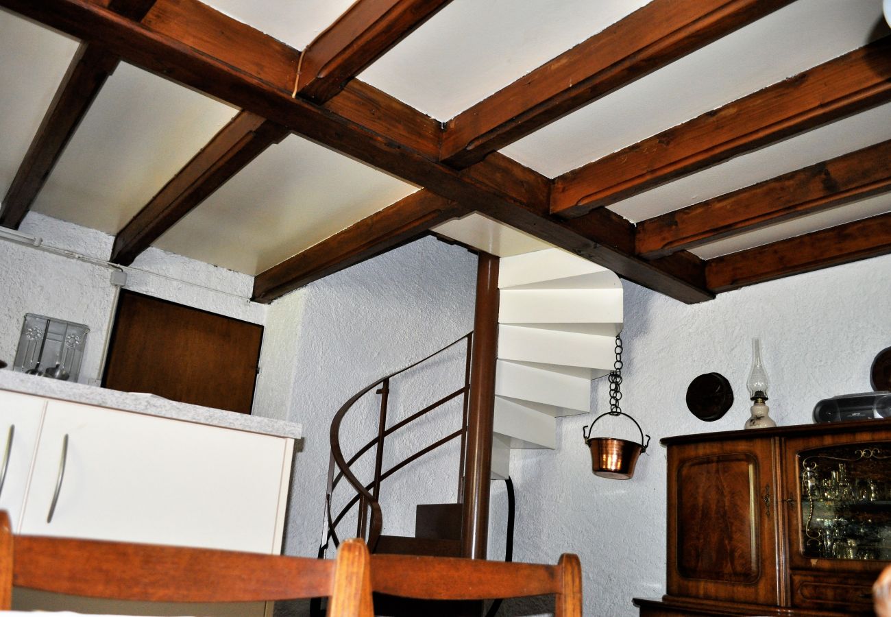Cottage in Lelgio - Typical, Romantic Tessiner Cottage
