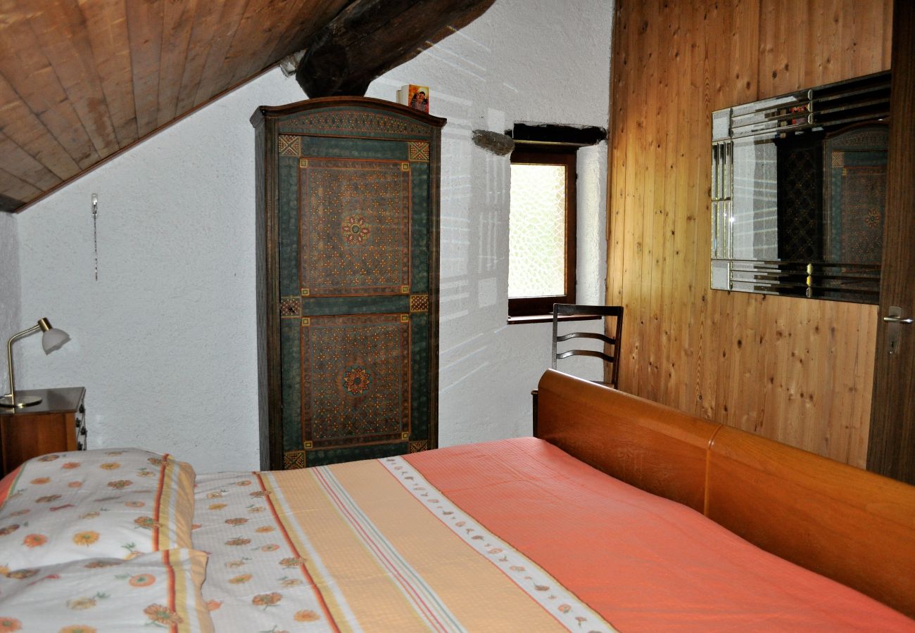 Cottage in Lelgio - Typical, Romantic Tessiner Cottage