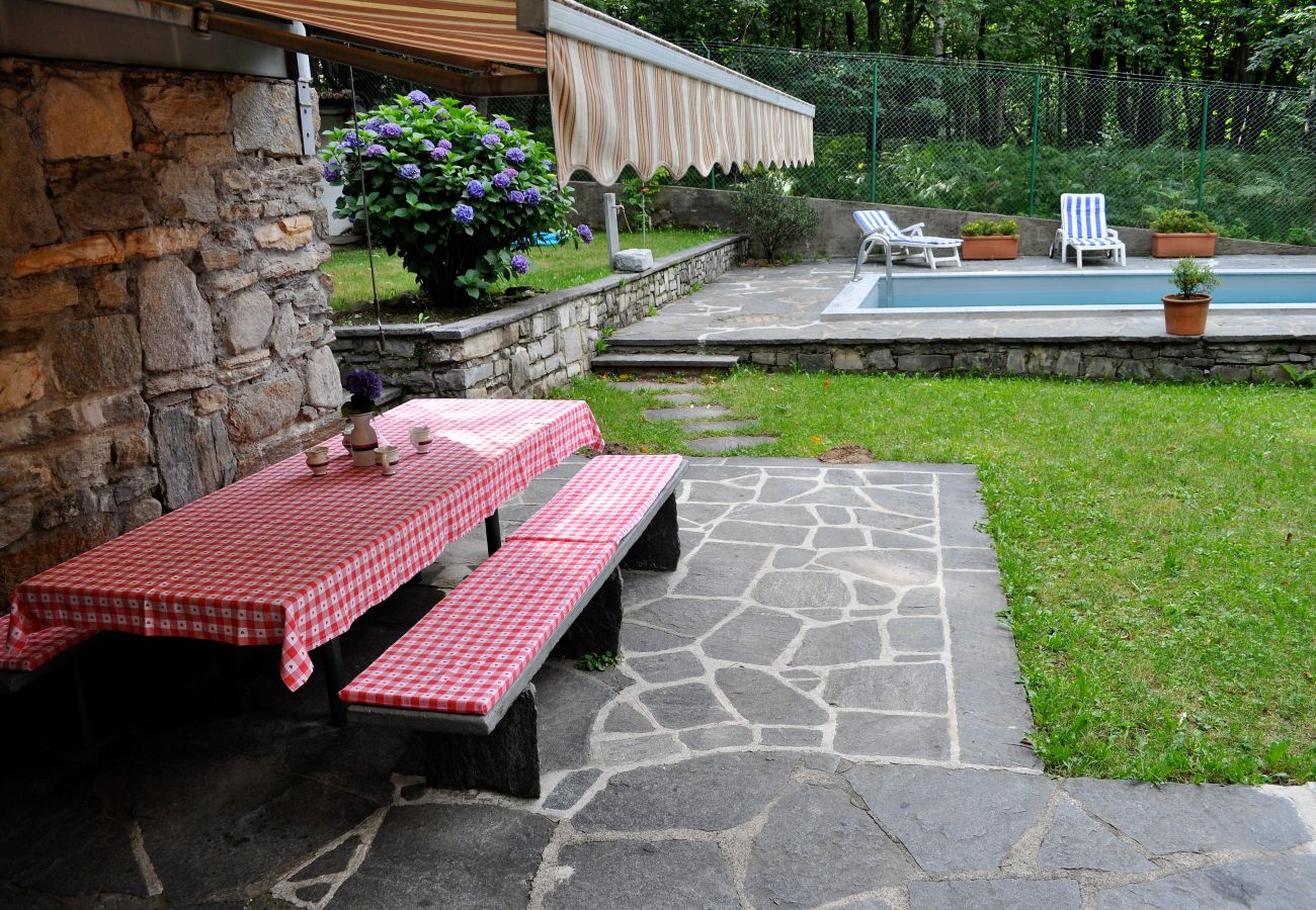 Cottage in Lelgio - Typical, Romantic Tessiner Cottage