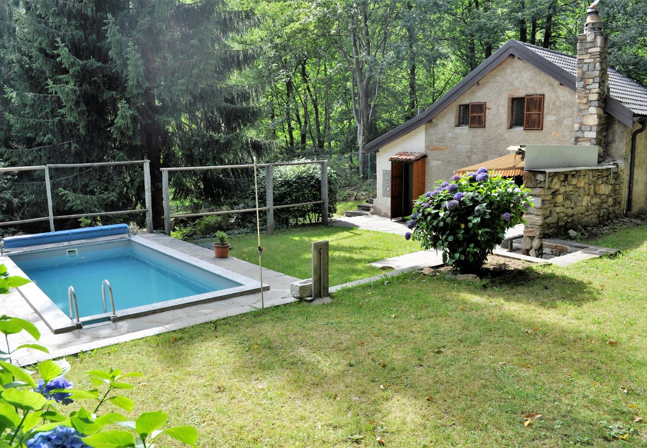 Cottage in Lelgio - Typical, Romantic Tessiner Cottage