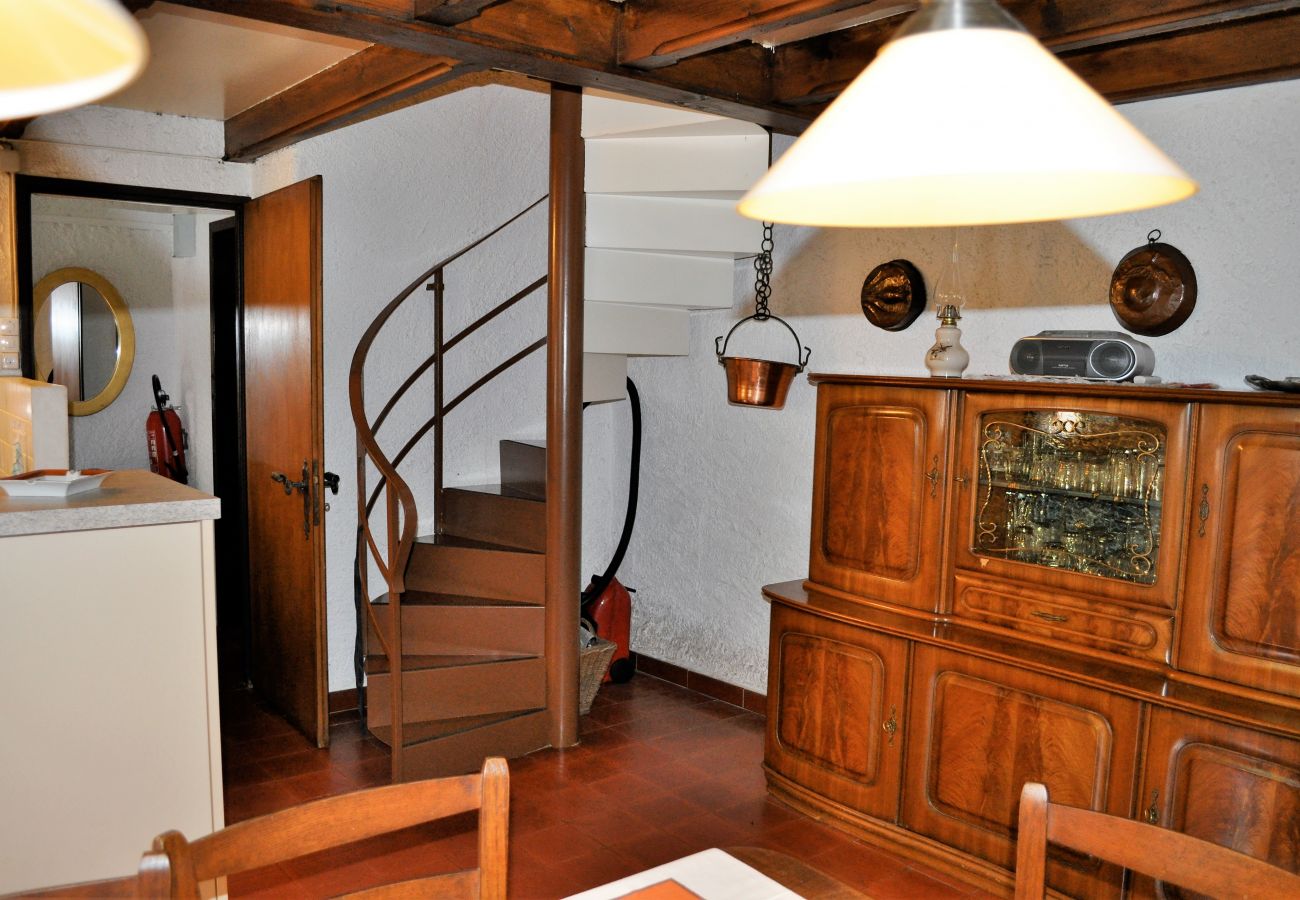 Cottage in Lelgio - Typical, Romantic Tessiner Cottage