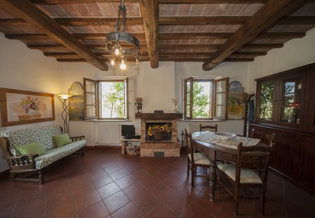 Apartment in Asciano - Your Agritourism with Charme at Mandorlinovo