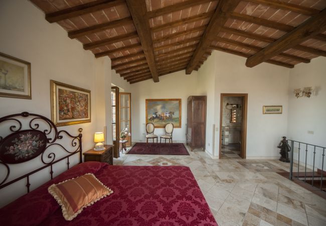 Apartment in Asciano - Your Agritourism with Charme at Mandorlinovo