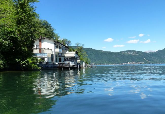 Chalet in Riva San Vitale - Direct on Lugano Lake: Take a Swim from your Villa