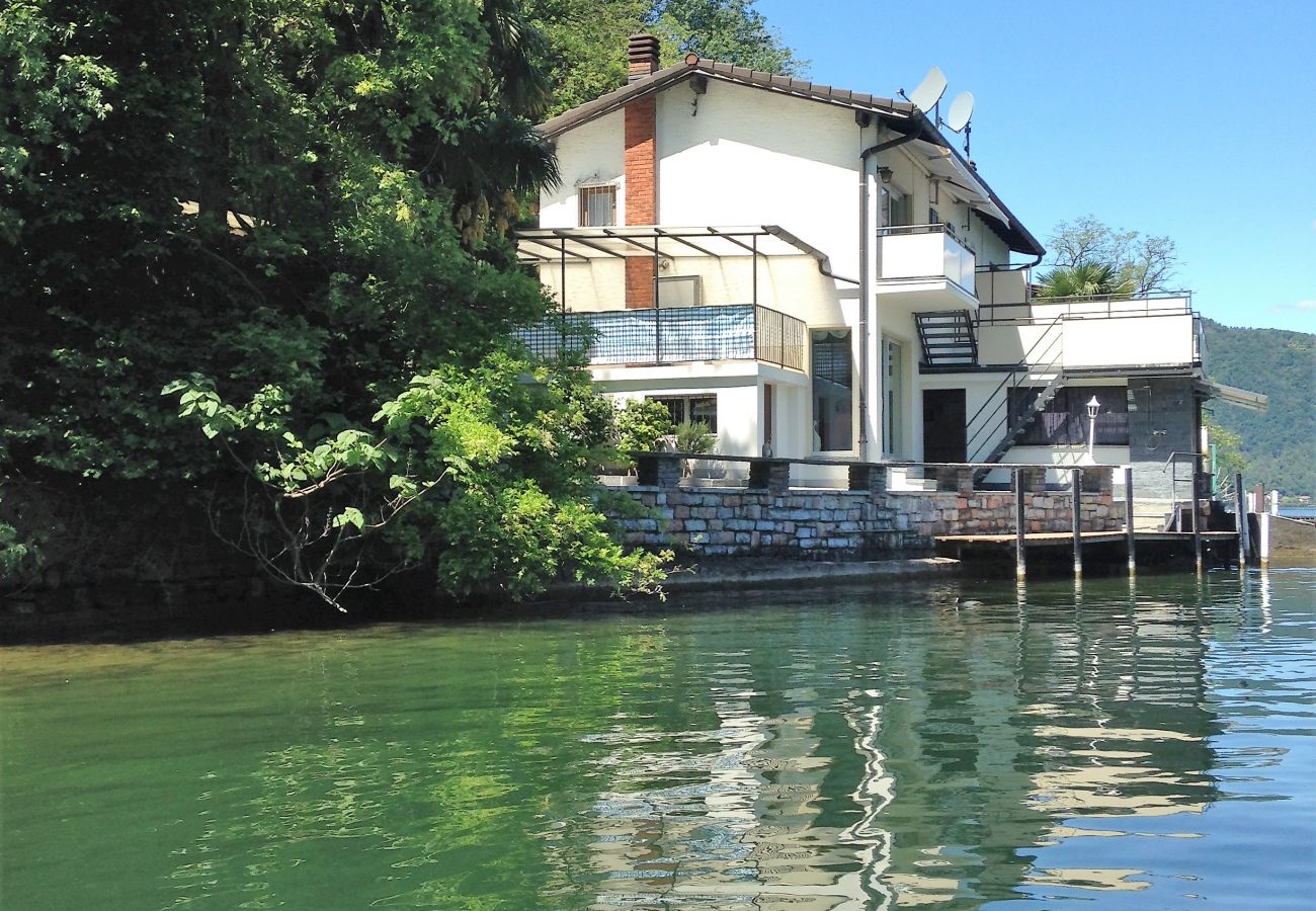 Chalet in Riva San Vitale - Direct on Lugano Lake: Take a Swim from your Villa