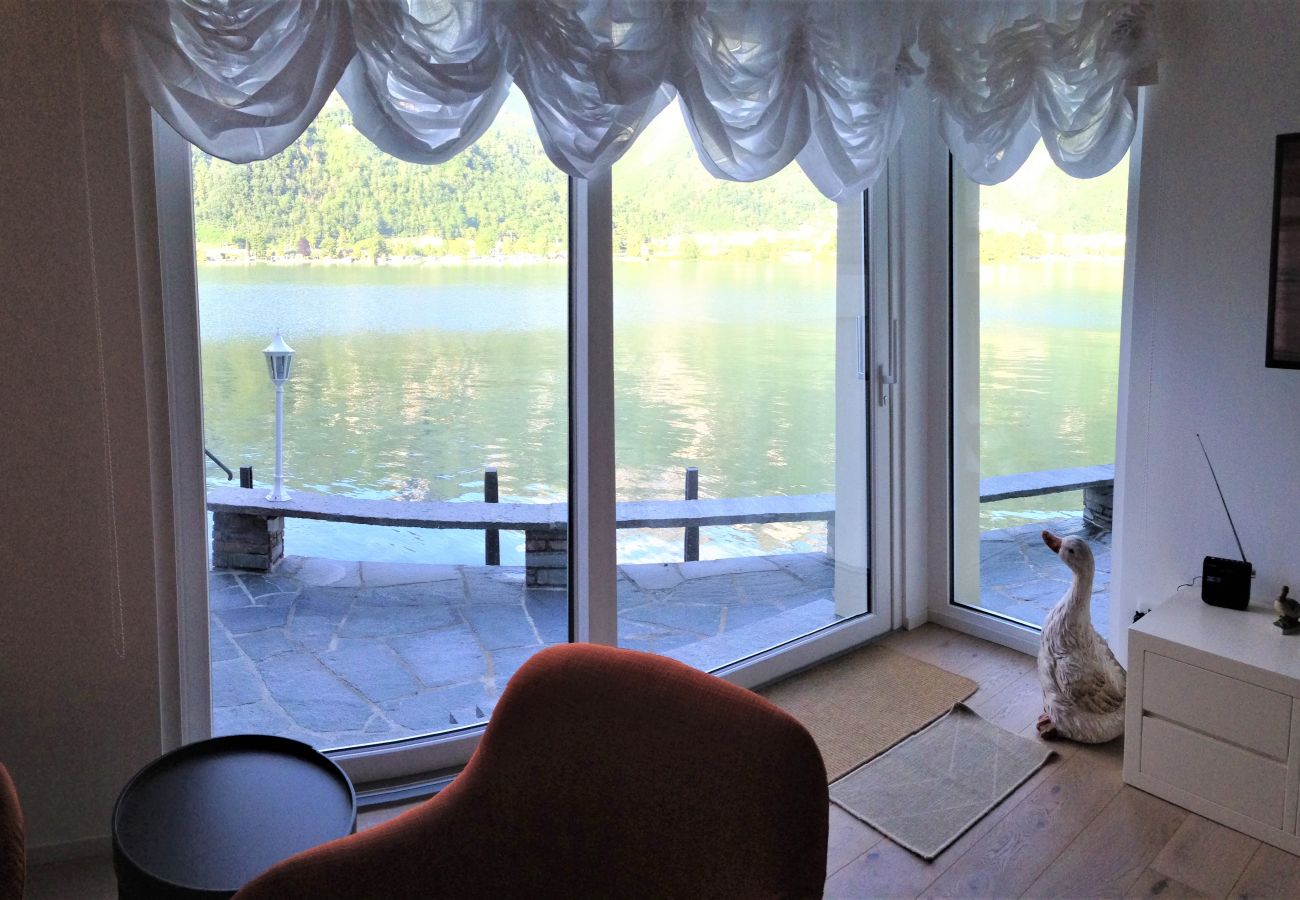 Chalet in Riva San Vitale - Direct on Lugano Lake: Take a Swim from your Villa