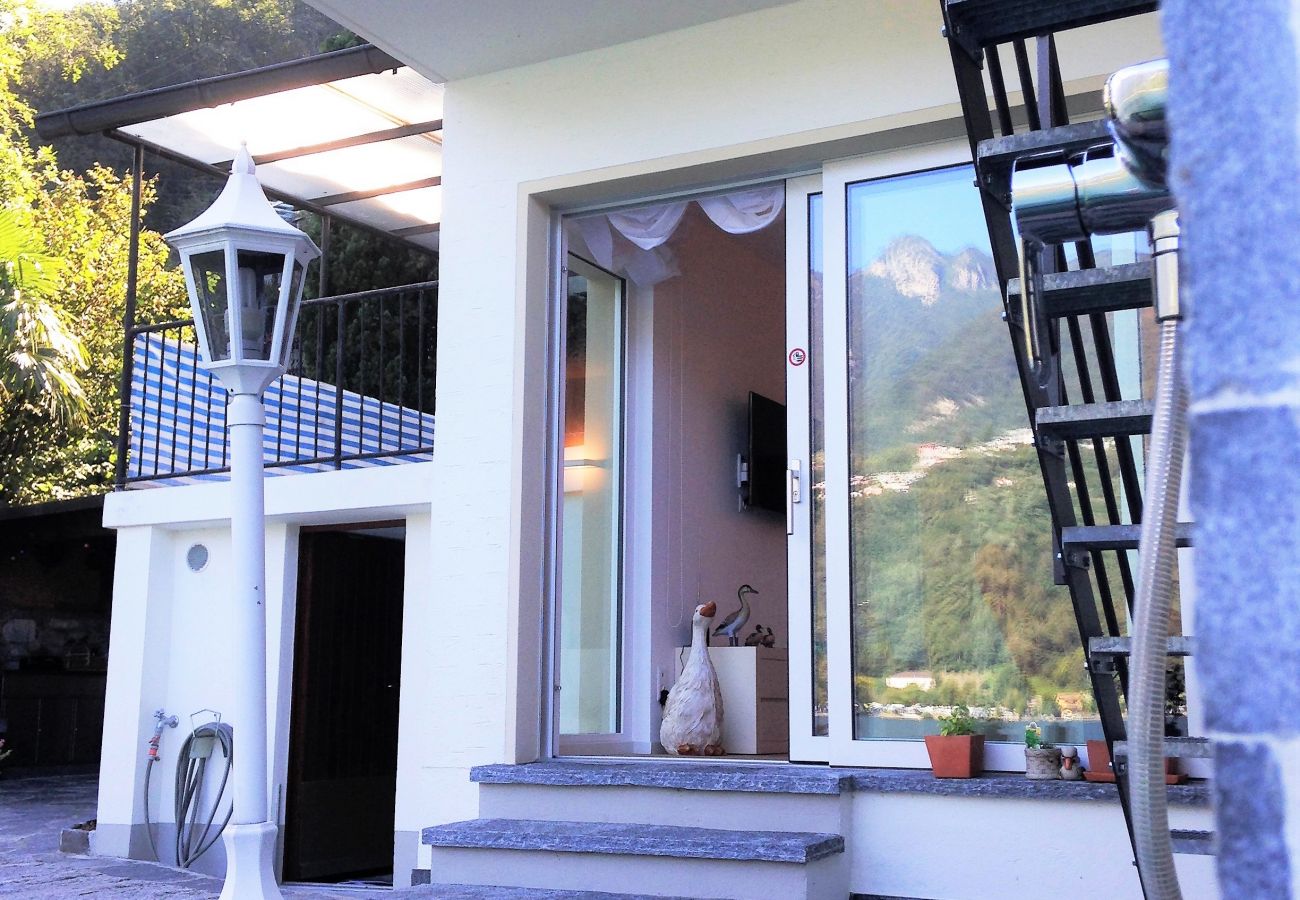 Chalet in Riva San Vitale - Direct on Lugano Lake: Take a Swim from your Villa