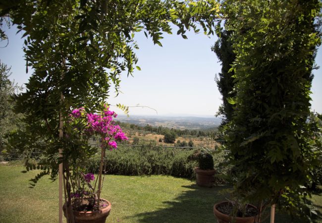 Villa in Civitella in Val di Chiana - Villa Tuscany with Flair, Luxury & Panorama