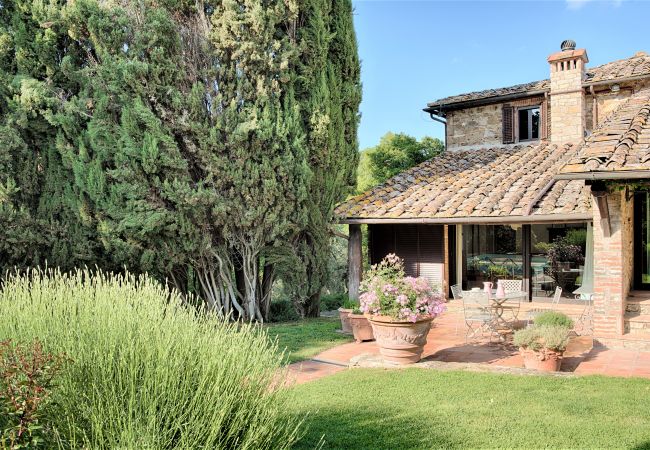 Villa in Castellina in Chianti - Villa in Castellina w. Pool, Garden & Winery