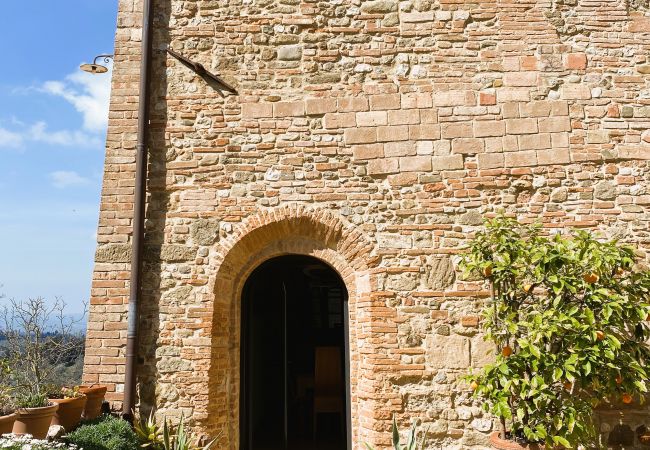 Apartment in Certaldo - Luxury, Sustainability and Eco Pool in Tower Apt. Apartment in Certaldo - Luxury, Sustainability and Eco Pool in Tower Apt.