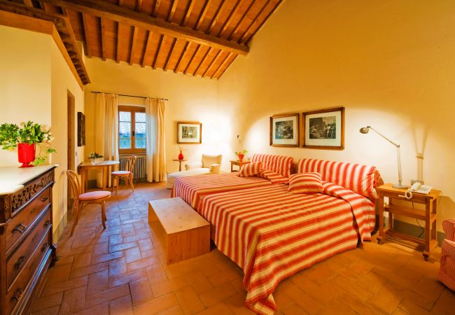 Villa in Pian di Sco - Villa Noce in most Exclusive Borgo in Tuscany