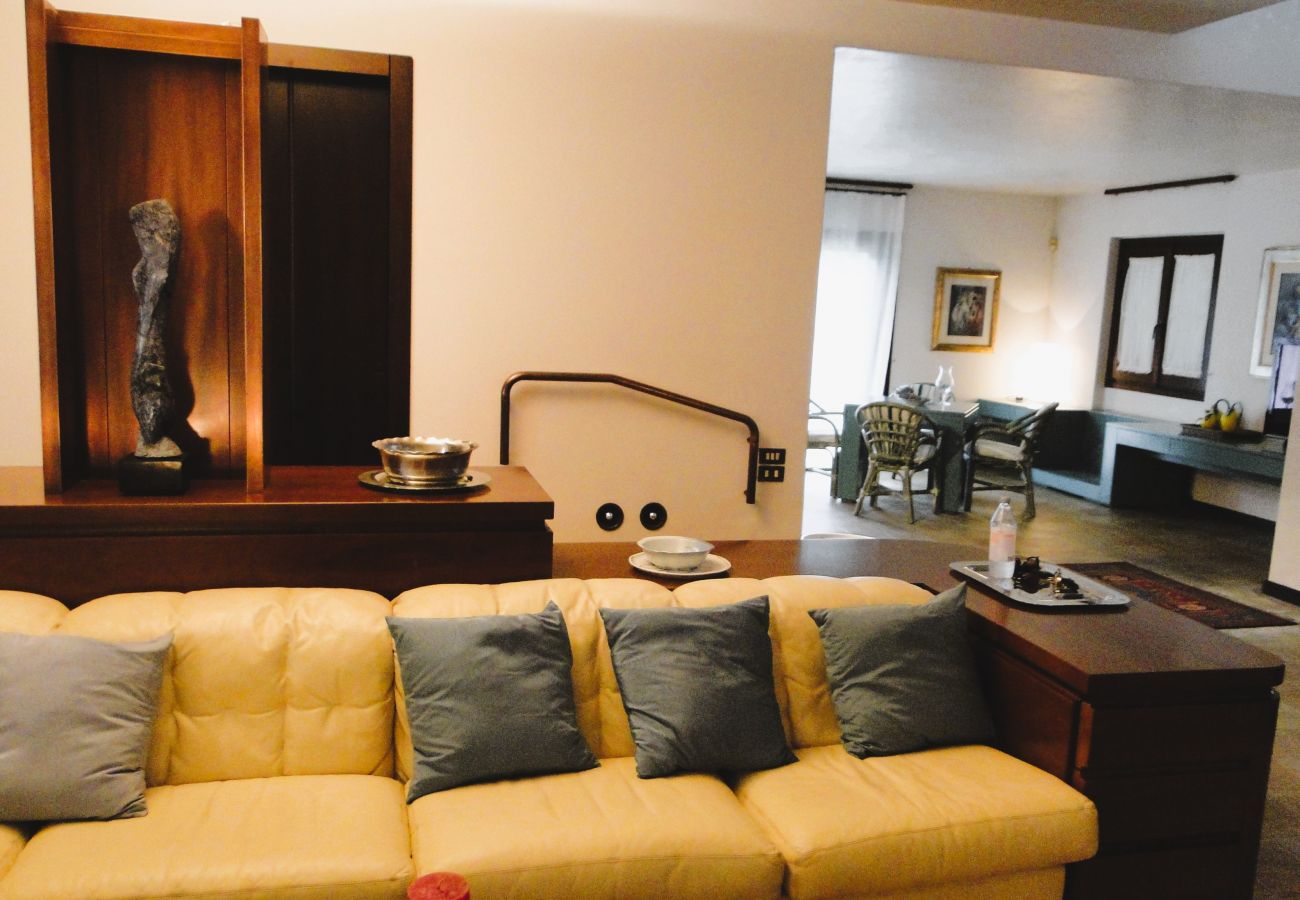 Villa in Cinquale - New Entry: Villa Forte dei Marmi in Versilia